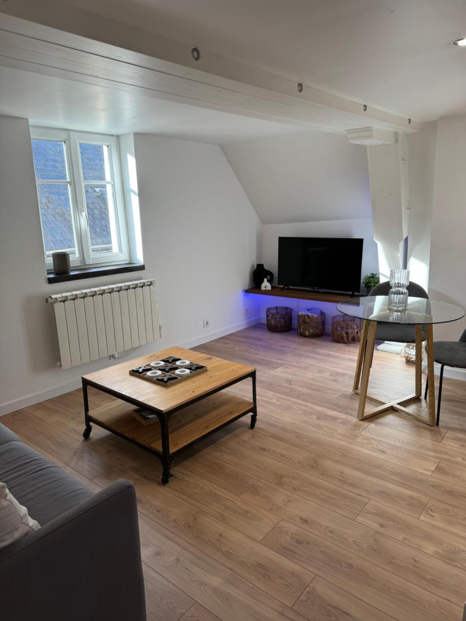 La Suite - Parvis Cathedrale Chartres Exteriör bild